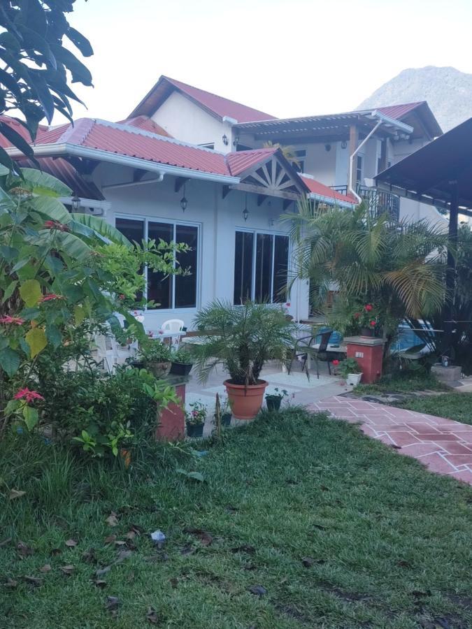 Hosteria Del Centro Santiago Atitlán Екстериор снимка